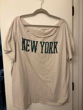 XXL Hollister Cream NEW YORK off the shoulder tee